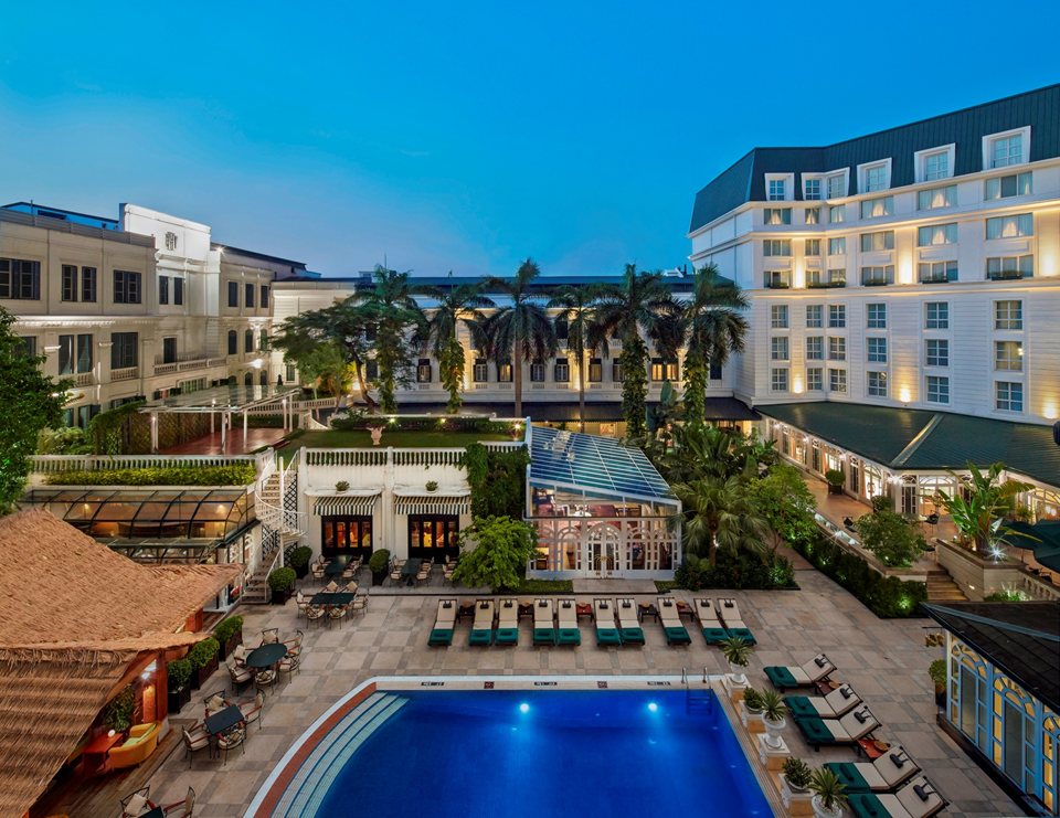 Bể bơi trong khách sạn Sofitel Legend Metropole Hà Nội